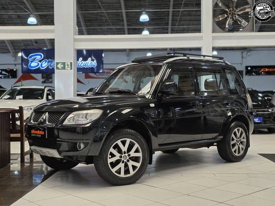 MITSUBISHI PAJERO TR4 2.0 4X4 16V 140CV FLEX 4P AUTOMÁTICO MITSUBISHI PAJERO TR4 2.0 4X4 16V 140CV FLEX 4P AUTOMÁTICO